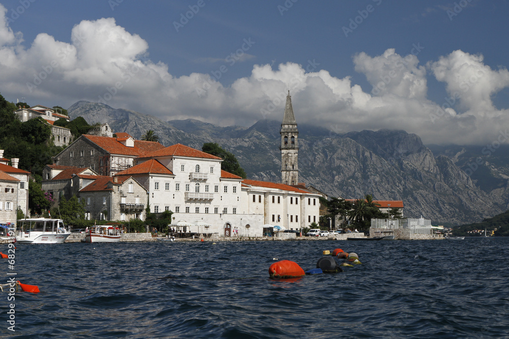 Naklejka premium Perast port