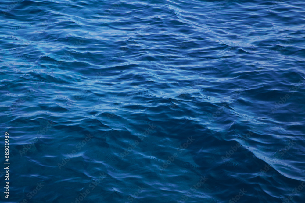 Tiefe blaue See als maritimer Hintergrund