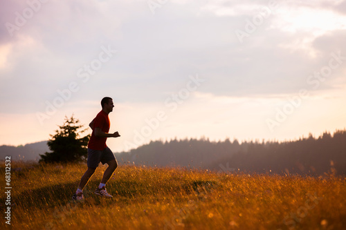 Running fitness man © fotoinfot