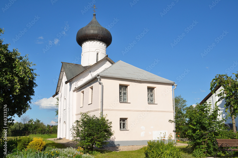 Церковь Симеона Богоприимца в Зверин-Покоровском монастыре