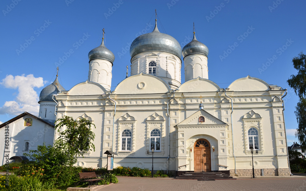 Покровский собор Зверина-Покровского монастыря в Новгороде