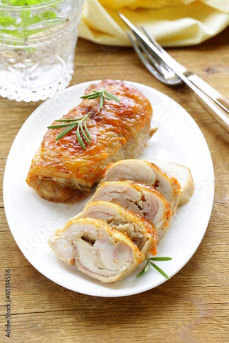 Quadro em tela baked chicken roulade with garlic and rosemary