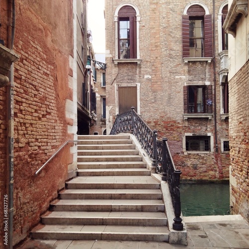 Treppe   ber Br  cke in Venedig