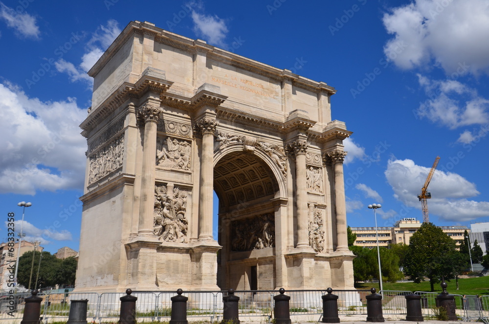 Obraz premium Place Jules Guesde et arc de triomphe, Marseille 