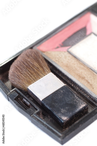 Face powder box and black single brush