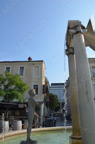 Place d'Assas, fontaines, Nîmes photo