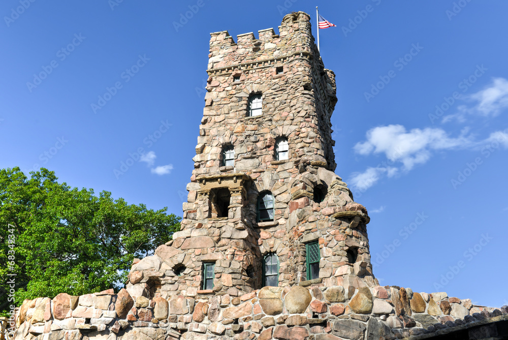 The Alster Tower, Boldt Castle