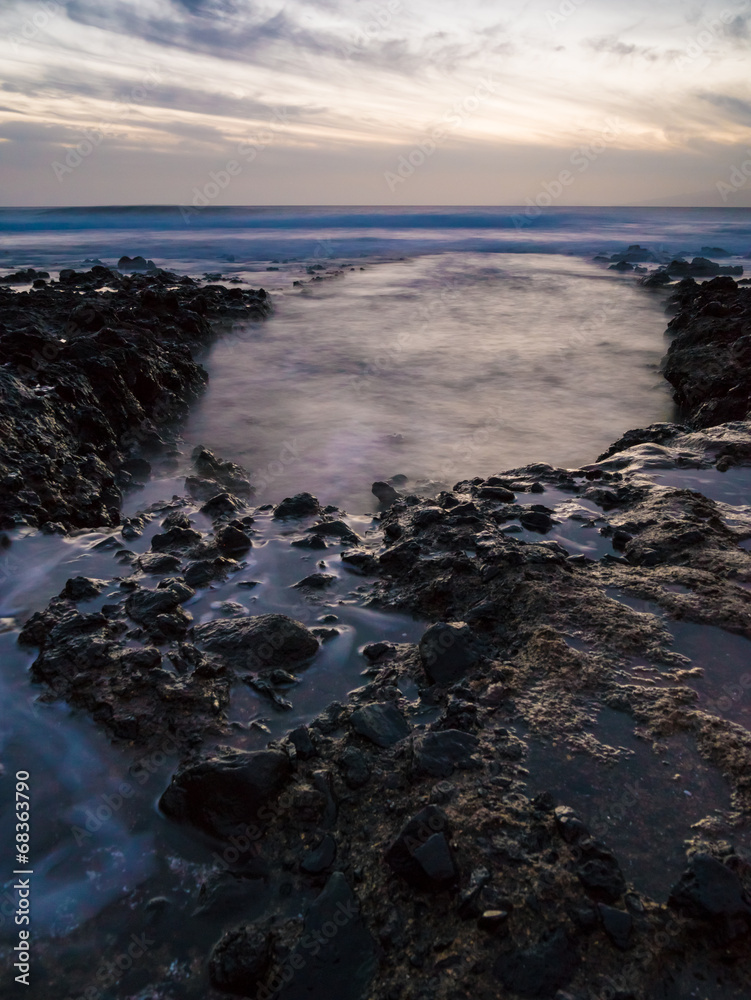 Fototapeta premium Abenddämmerung an der Küste von La Caleta auf Teneriffa
