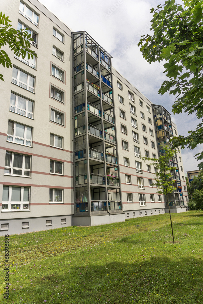 Sanierter Plattenbau