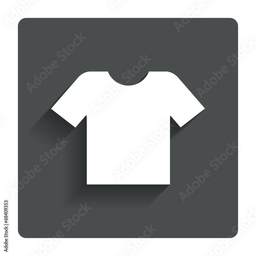 T-shirt sign icon. Clothes symbol.