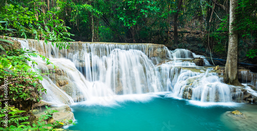 Fototapeta Naklejka Na Ścianę i Meble -  Waterfall in the jungle