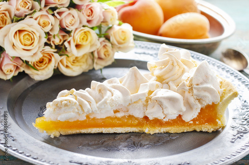 Peach pie with meringue topping