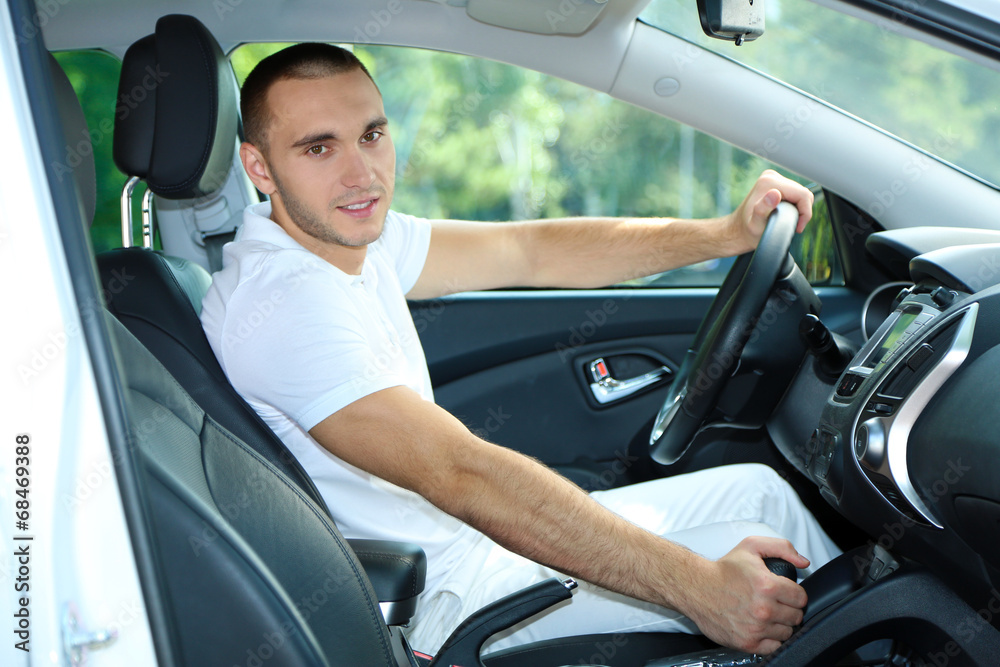 Obraz premium Man driving car