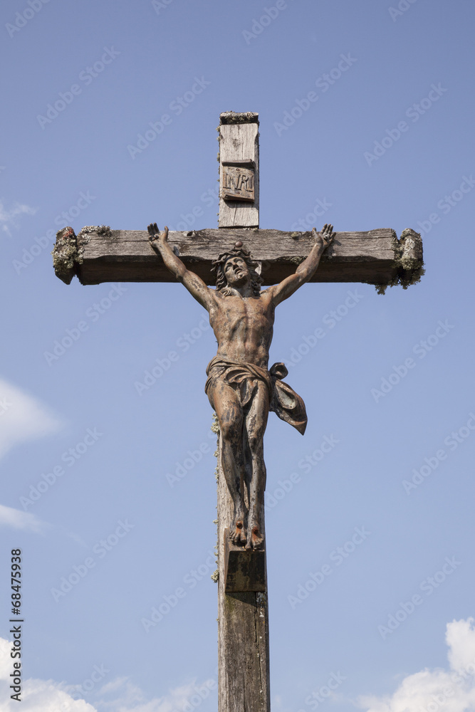 statue of Jesus on the cross