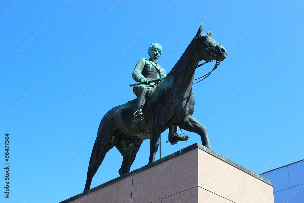 Fototapeta premium Reiterstatue Carl Gustaf Emil Mannerheim in Helsinki (Finnland)