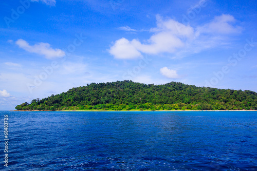 Fototapeta Naklejka Na Ścianę i Meble -  Beach of tropical crystal clear sea, Tachai island, Andaman, Tha