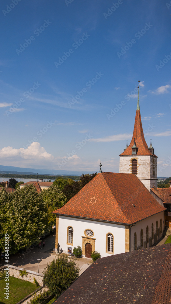 Murten, Altstadt, Stadtmauer, historische Kirche, Schweiz