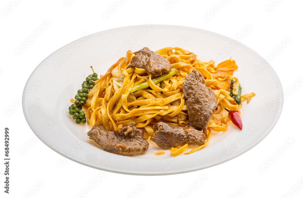 Fried noodles with beef