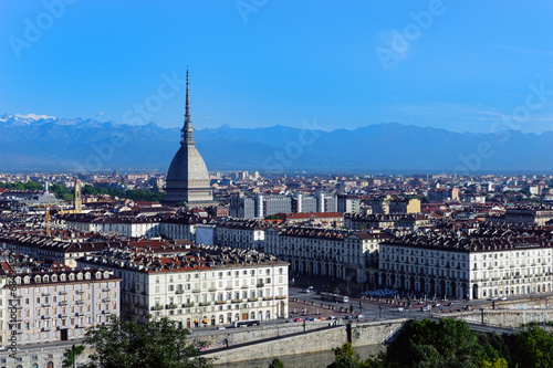 Torino, la Mole Antonelliana e le Alpi