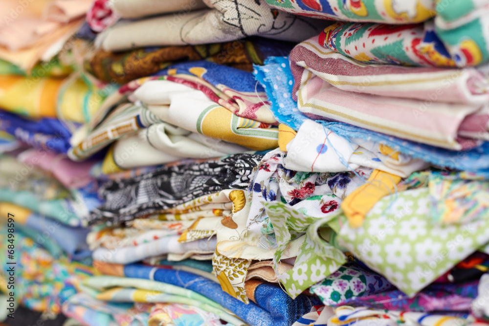 verschiedene Stoffe StockFoto Adobe Stock