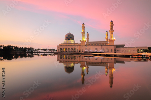 Mirror Kota Kinabalu City Mosque