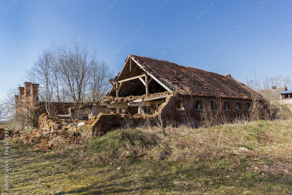 abandoned barn abandoned barn