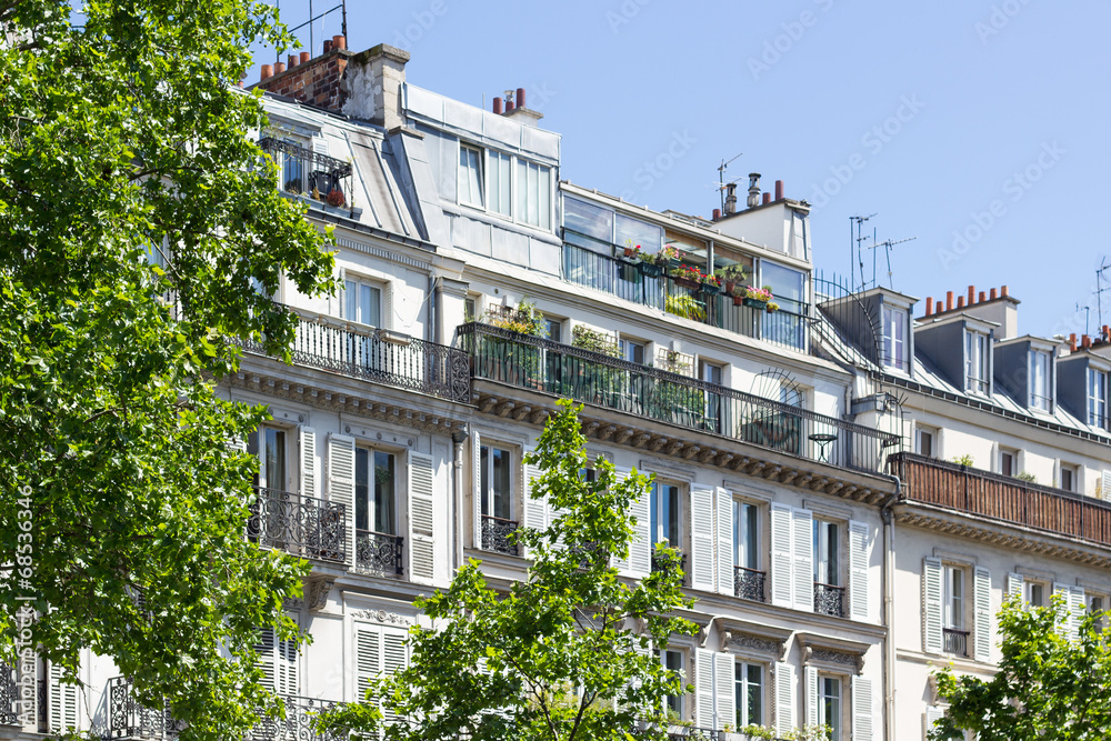 Fototapeta premium Pariser Hausfassaden