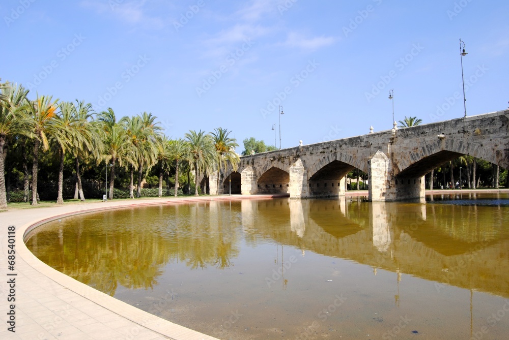 Puente sobre el río de Turia Valencia
