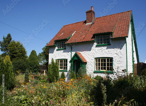English cottage #68556708