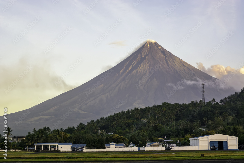 Fototapeta premium Mayon Volcano