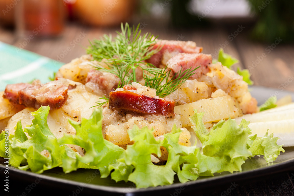 Scalloped potatoes with sausage and bacon Scalloped potatoes with sausage and bacon