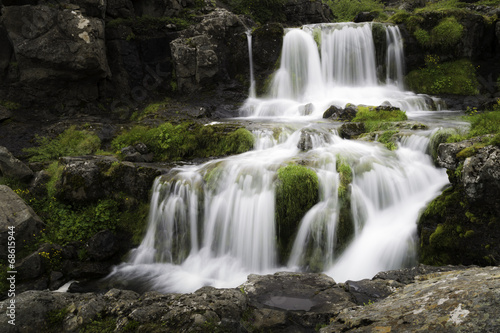 Icelandic Waterfall © dendron