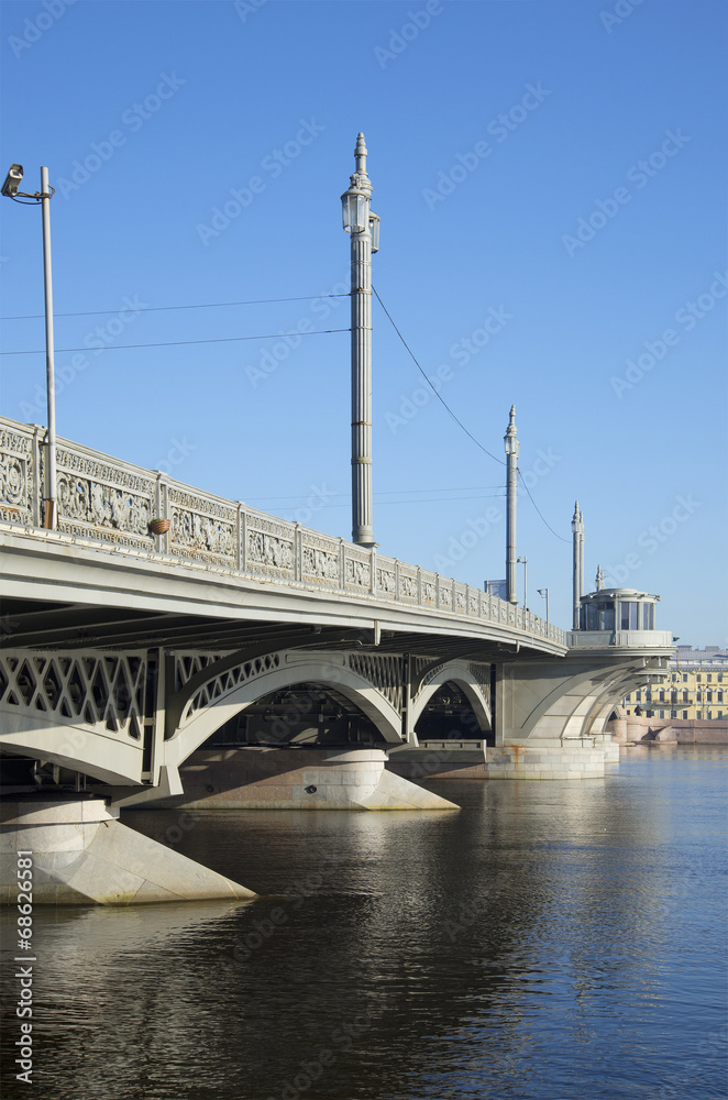 Утро у Благовещенского моста. Санкт-Петербург