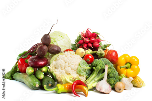 Fototapeta Naklejka Na Ścianę i Meble -  vegetables isolated on a white background