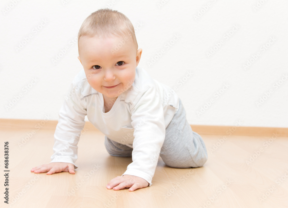 happy baby crawling happy baby crawling