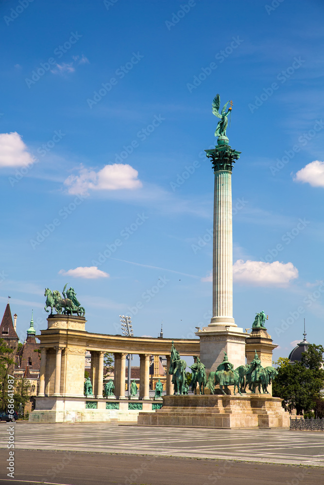 Milleniumsdenkmal auf dem Heldenplatz in Budapest