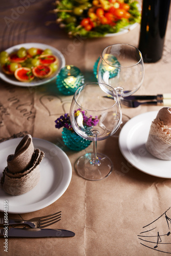 Table setting in restaurant