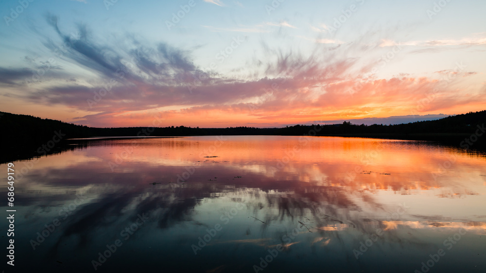 Fototapeta premium Colorful sunset reflection
