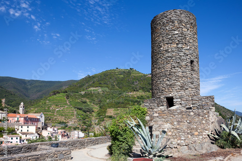 Cuadro en lienzo Doria castle in Vernazza, Italy