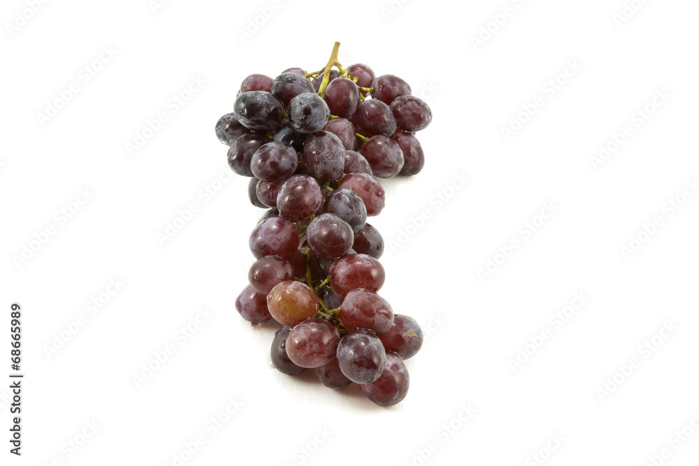 виноград на белом фоне