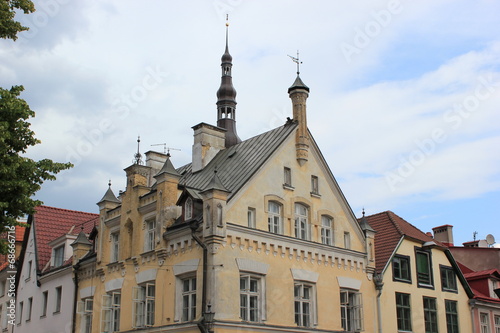 Historisches Gebäude in der Altstadt von Tallinn in Estland © rbkelle