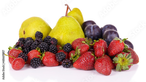 Fototapeta Naklejka Na Ścianę i Meble -  Ripe fruits and berries isolated on white