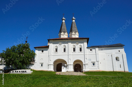 Надвратная церковь Ферапонтова монастыря