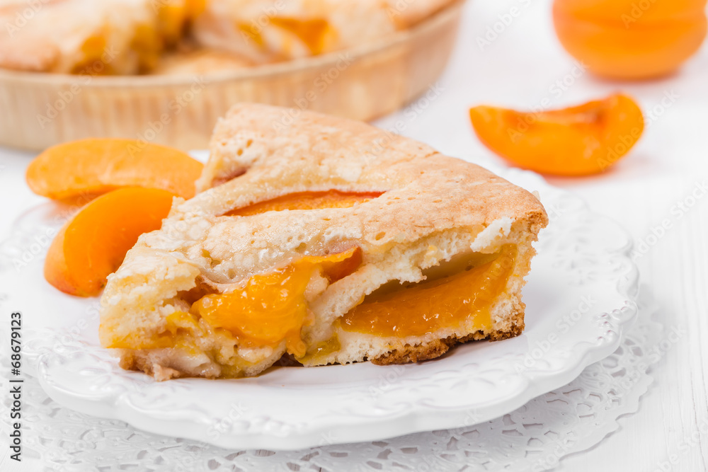 Pie with fresh apricots