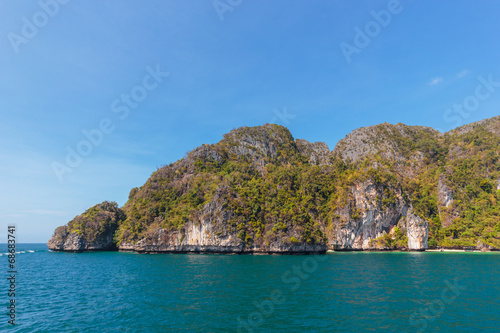 Phi Phi Island, Thailand © Netfalls