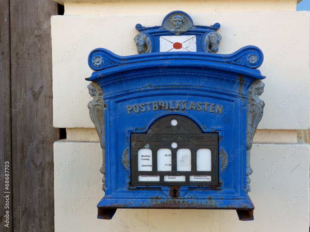 Blauer Briefkasten, Eutin / Schleswig-Holstein Stock-Foto | Adobe Stock