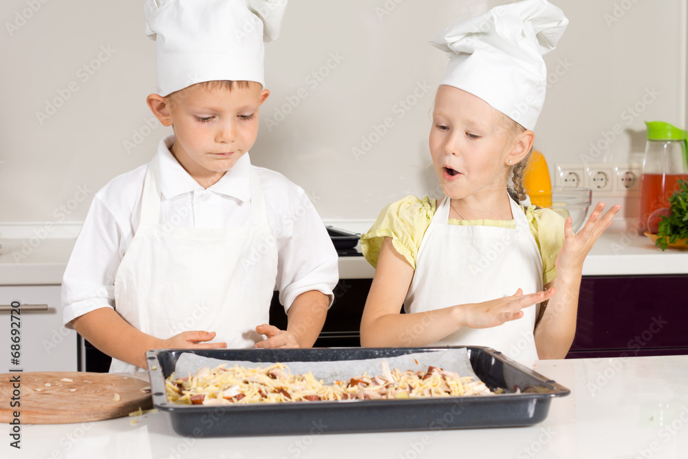 Little Cute Chefs Made Delicious Food Little Cute Chefs Made Delicious Food