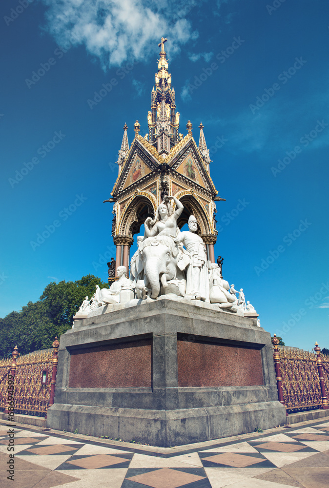 Fototapeta premium The Albert Memorial in Kensington Gardens, London