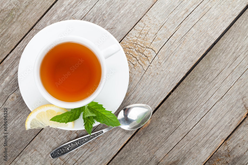 Green tea with lemon and mint Green tea with lemon and mint