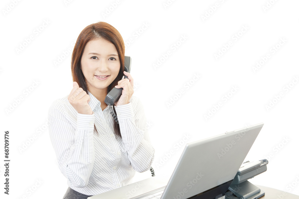 笑顔の女性